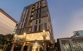 บีทู ห้วยขวาง พรีเมียร์ โฮเทล