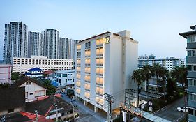 บีทู ห้วยขวาง พรีเมียร์ โฮเทล